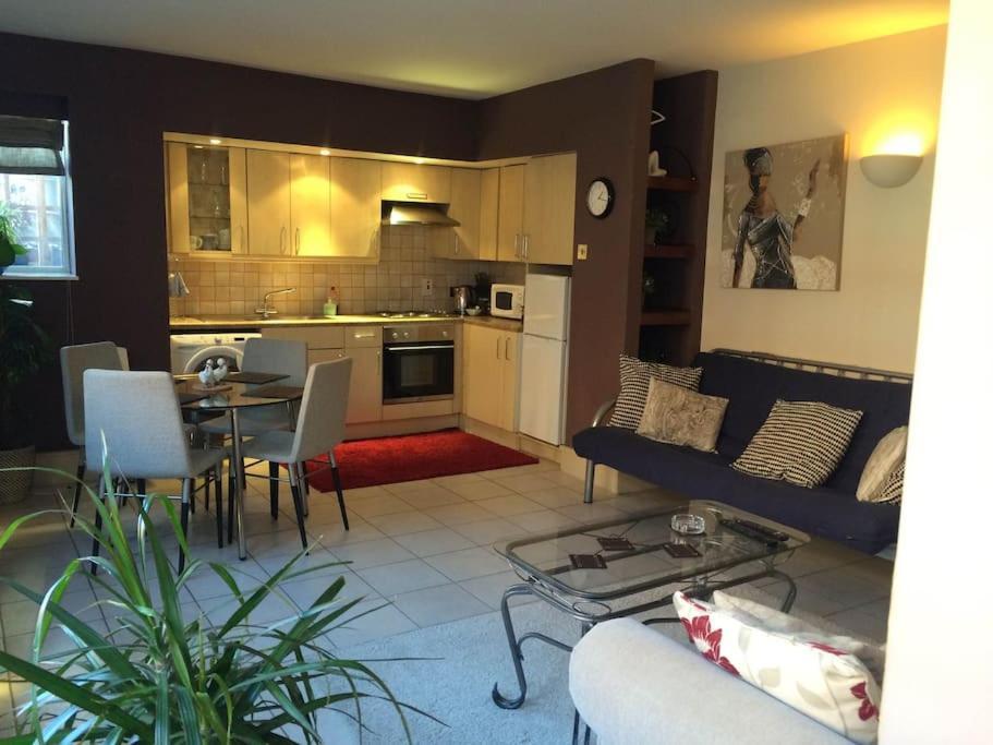 Awesome Apartment In The Heart Of Camden Town لندن المظهر الخارجي الصورة